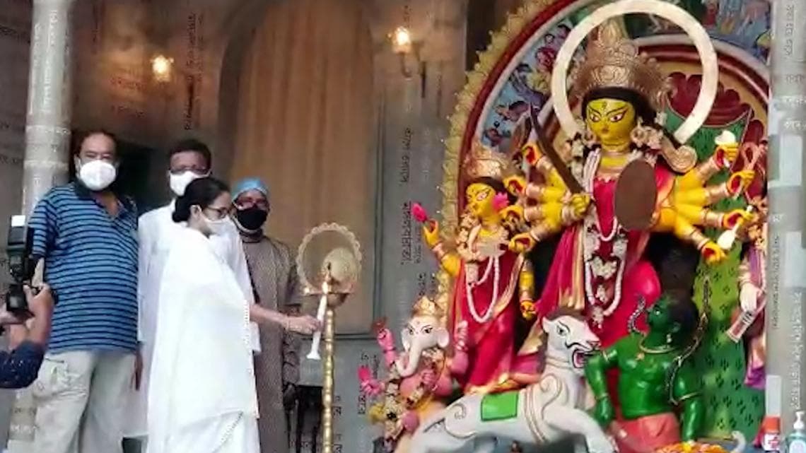 Durga Puja 2021 : বড়িশা ক্লাব ও বেহালা নতুন দলের দুর্গাপুজোর উদ্বোধনে মমতা বন্দ্যোপাধ্যায়