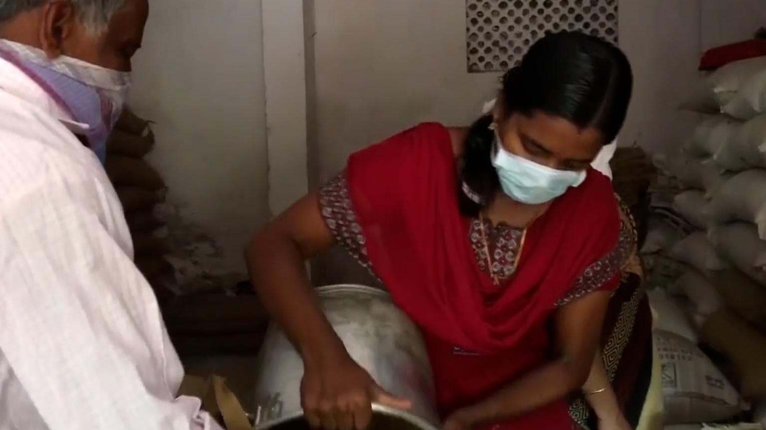 Ration Card: রেশন তালিকা থেকে মৃত ব্যক্তিদের নাম বাদ দিতে উদ্যোগী সরকার