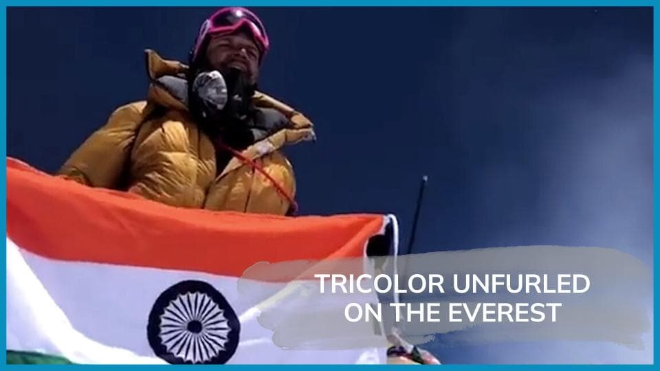 IAF officer scales Mount Everest, watch him sing the national anthem
