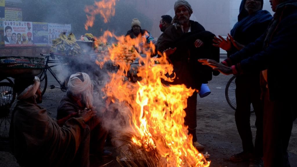 Kolkata Winter: শহরে শীতের কামব্যাক! রবিবার সর্বনিম্ন তাপমাত্রা কত?