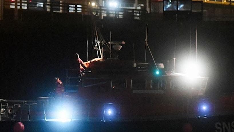 France: ब्रिटेन जा रही प्रवासियों की नाव पलटी, हादसे में कम से कम 27 लोगों की मौत