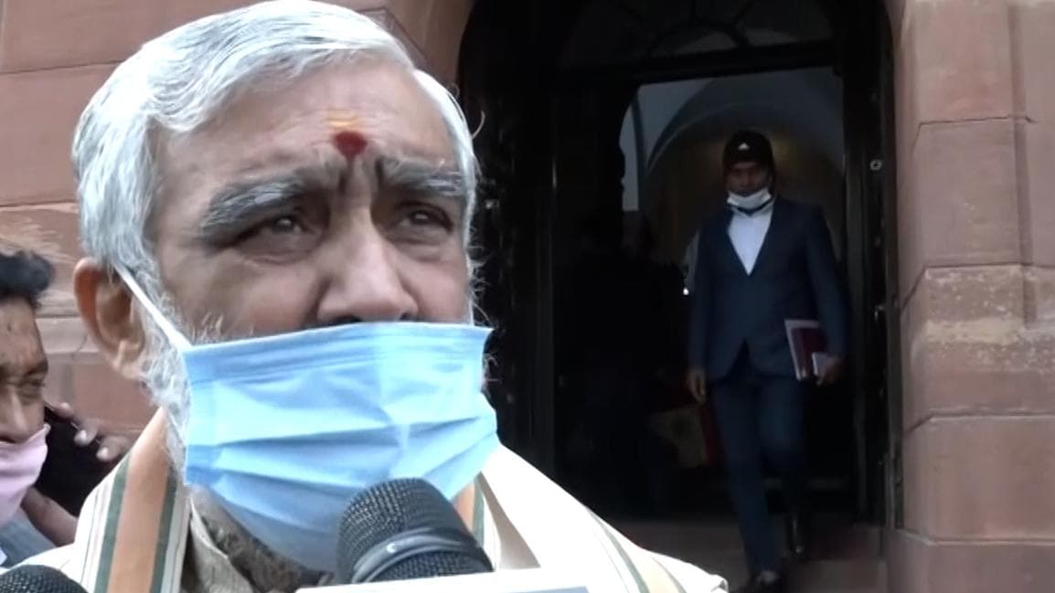 BJP calls Rajiv Gandhi 'father of mob lynching' to attack Rahul Gandhi