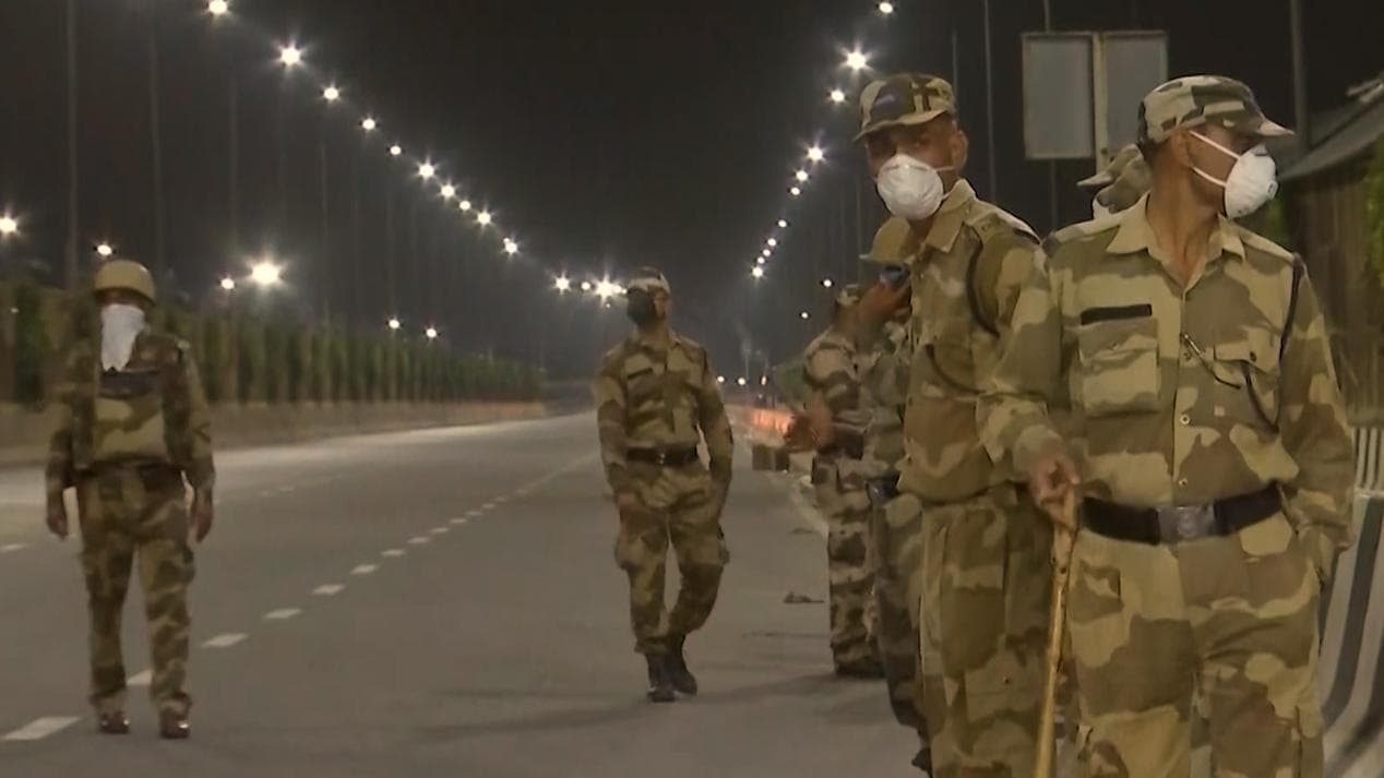 Omicron के खतरे के बीच UP में नए गाइडलाइंस जारी, नाइट कर्फ्यू समेत और क्या है नियम...जानें यहां