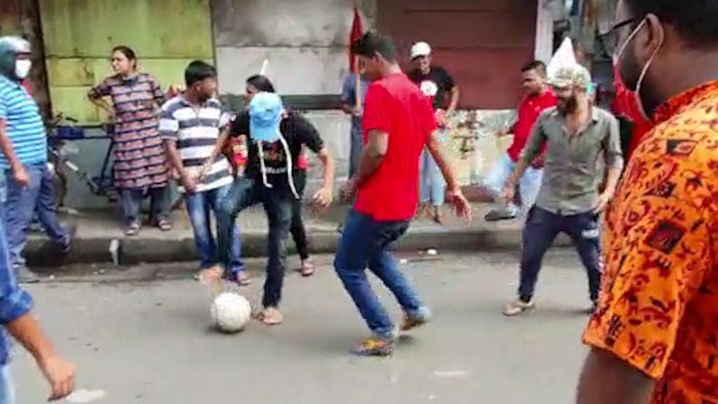 Bharat Bandh: খেলা হবে' স্লোগান ছিল দিদির, কিন্তু বনধের দিন মাঠে নামল রেড ব্রিগেড, হলটা কী?