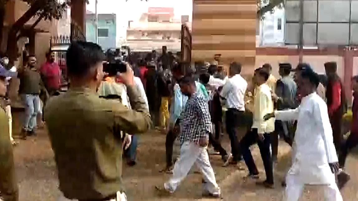 Bajrang Dal Attack: ধর্মান্তকরণের অভিযোগে মধ্যপ্রদেশের মিশনারী স্কুলে ব্যাপক ভাঙচুর চালাল বজরং দল