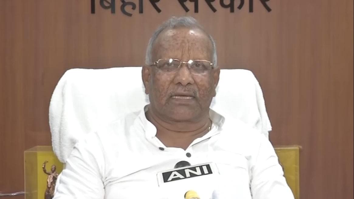 Ind vs Pak: गिरिराज सिंह के बाद बिहार के डिप्टी CM ने भी की भारत-पाक मैच रद्द किए जाने की मांग 