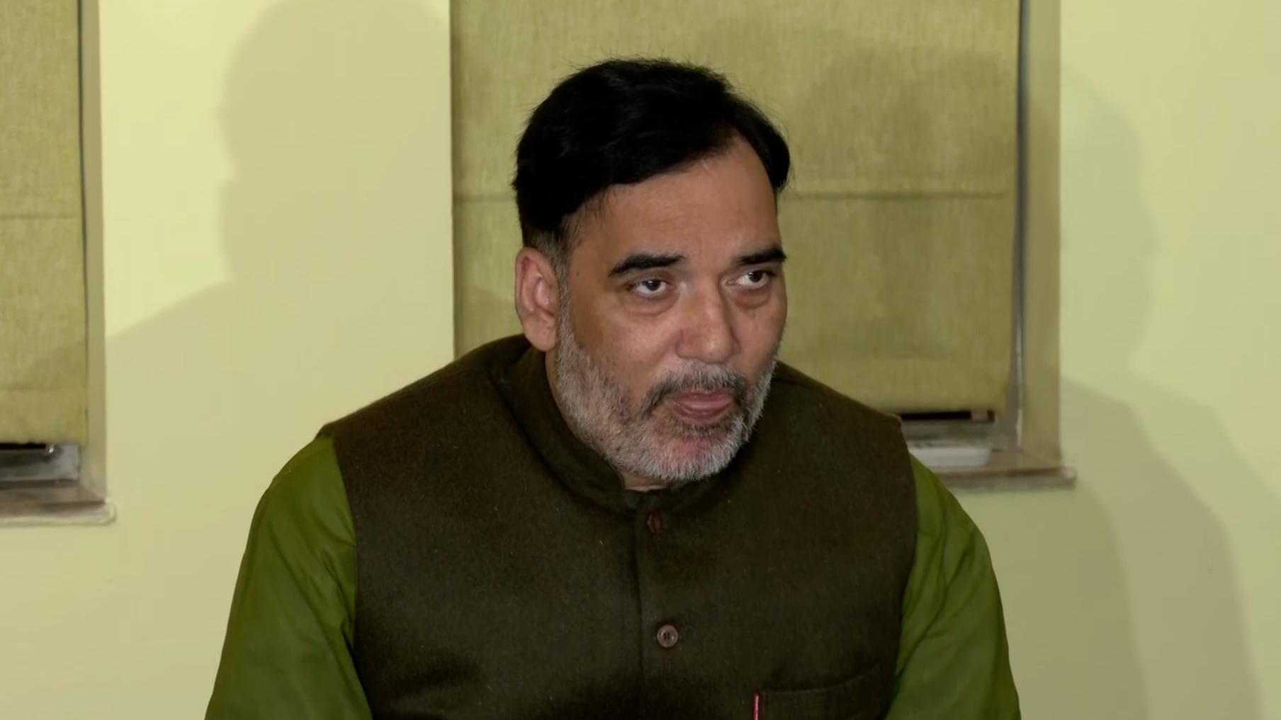 Air pollution: Ban on construction, demolition activities to continue in Delhi