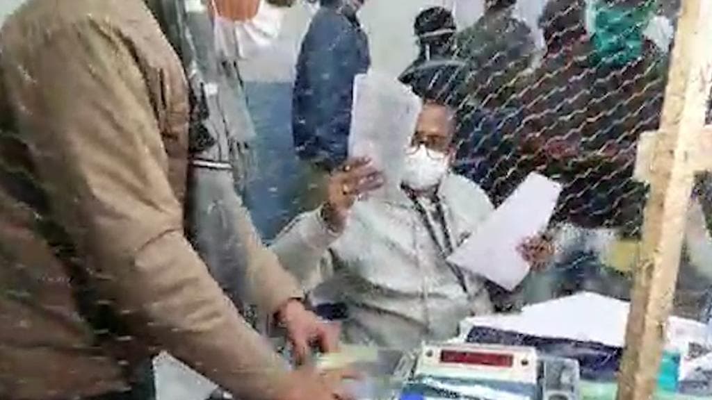 KMC Election 2021: কলকাতায় সবুজ ঝড়, একের পর এক ওয়ার্ডে জয় তৃণমূলের