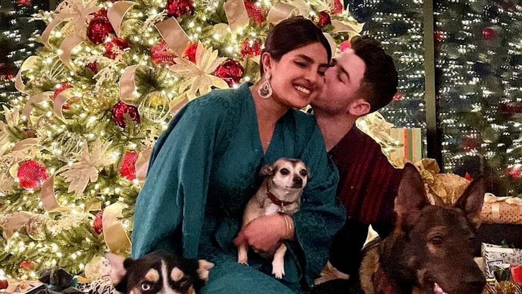 Nick-Priyanka: লসএঞ্জেলসের বাড়িতে বসে বড়দিন উদযাপন নিক প্রিয়াঙ্কার