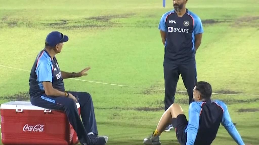 Virat Kohli: নিজেই ওয়ান-ডে অধিনায়কত্ব ছাড়তে পারেন কোহলি, জানালেন শাস্ত্রী