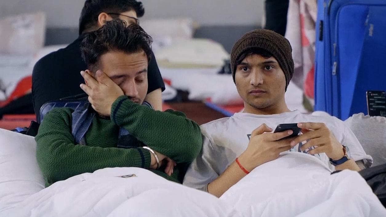 Editorji Exclusive: ইউক্রেন সীমান্ত পার করার জন্য ১,৫০০-এর বদলে ৭৫,০০০ হাঁকছেন ট্যাক্সিচালকরা