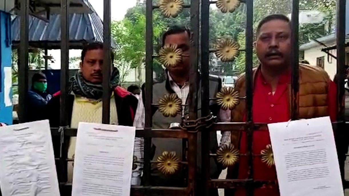 KMC Election 2021: বিধায়ক হোস্টেলে তালা দিয়ে ৮ বিধায়ককে আটকানোর অভিযোগ বিজেপির,অভিযোগের তীর তৃণমূলের দিকে