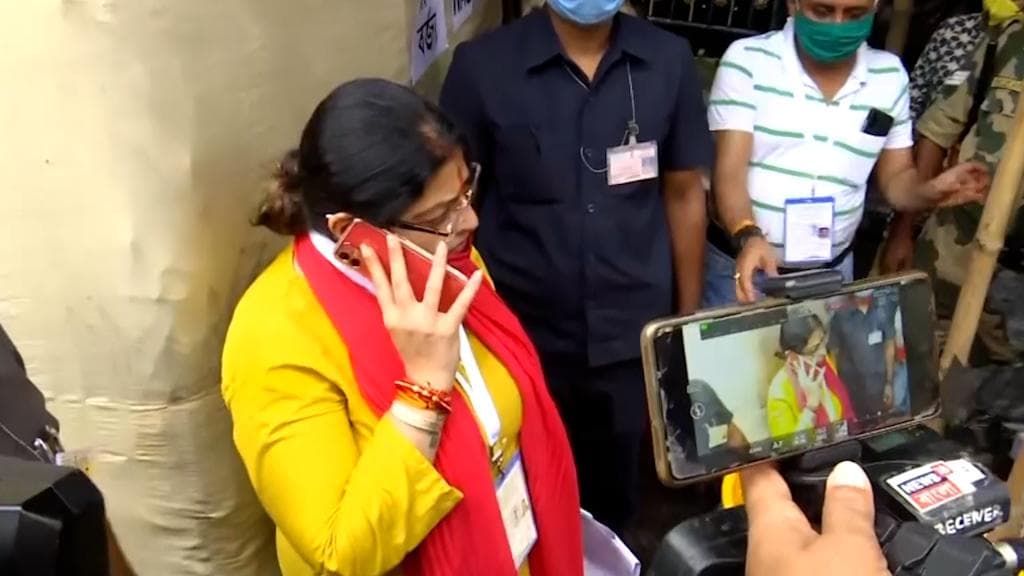 Bhawanipur Bypoll: মদনেরর এলাকায় বুথ জ্যামের অভিযোগ প্রিয়াঙ্কার, ওড়ালেন ফিরহাদ