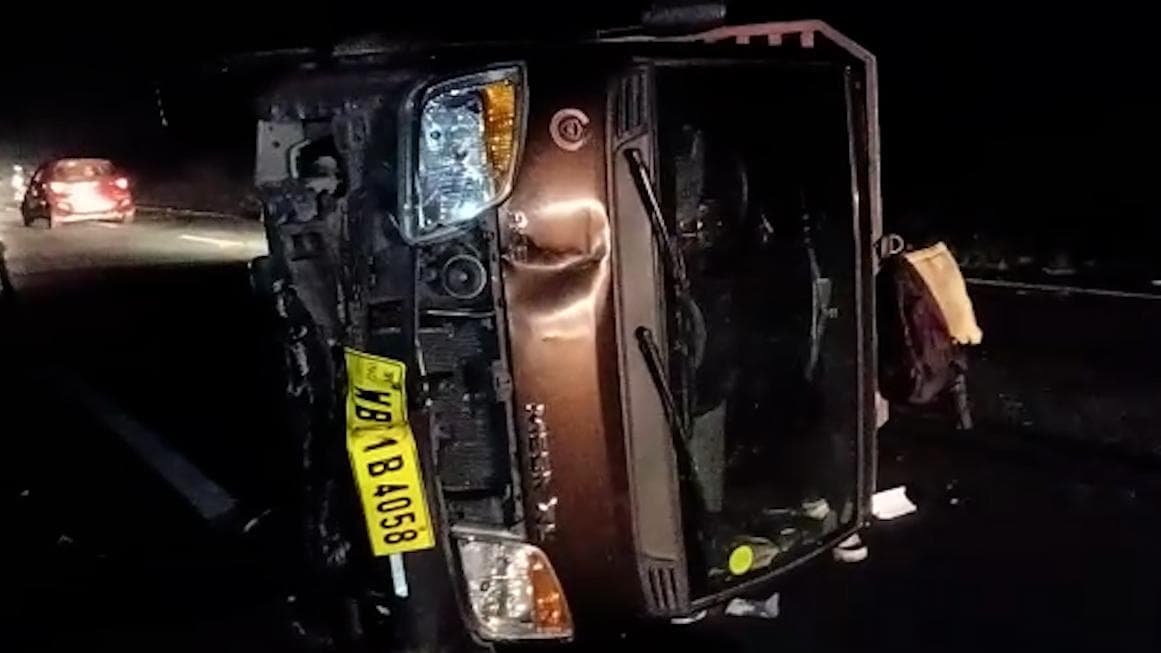 Road Accident in Banarhat: বাড়ি ফেরার আনন্দ বদলে গেল কান্নার রোলে, বানারহাটে পথ দুর্ঘটনায় আহত ১২