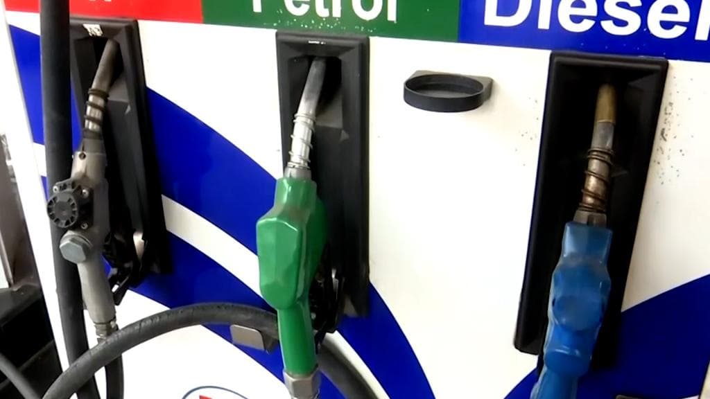 Petrol-Diesel hike: পাঁচ দিনে চার বার, ফের বাড়ল তেলের দাম, লিটার পিছু ৮০ পয়সা বাড়ল দাম