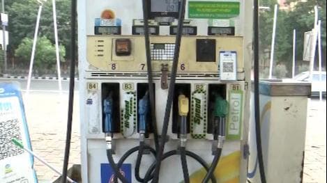 Petrol-Diesel Price: अक्टूबर में 13वें दिन बढ़े पेट्रोल-डीजल के दाम, बालाघाट में पेट्रोल 116.44