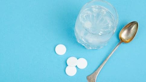 सावधान! क्या आप भी हर छोटी परेशानी में खाते हैं पैरासिटामॉल की गोली, डॉक्टर से जानिये इसके साइड इफेक्ट्स