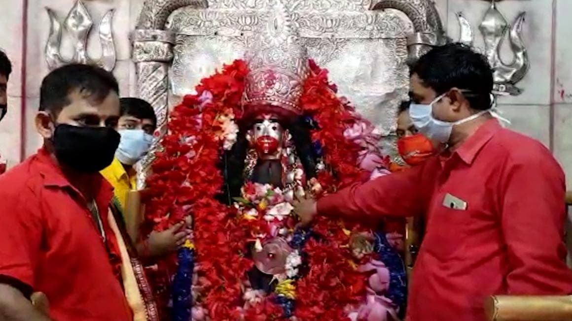Tarapith Temple: কালীপুজোয় সকাল থেকেই ভক্ত সমাগম তারাপীঠে, গভীর রাতে পুজো শুরু হবে মা তারার 