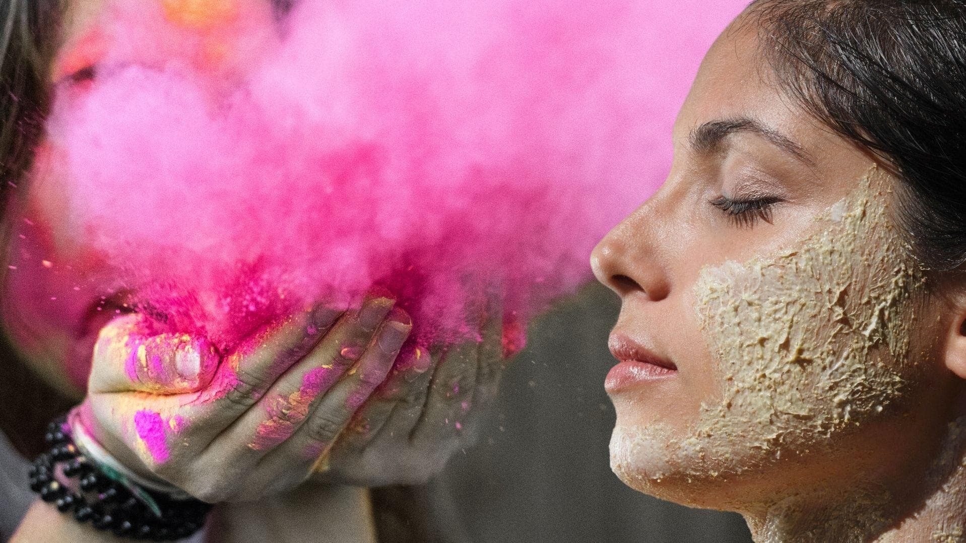 Holi 2022 Special: दाग अच्छे हैं! नैचुरल स्क्रब से आसानी से हट जाएंगे ये ज़िद्दी दाग