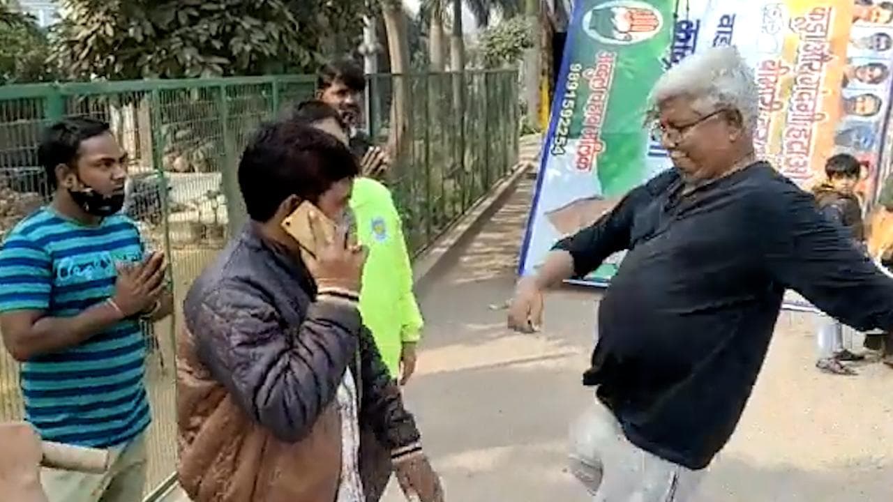 On camera: former Congress MLA canes, abuses civic staff over removal of hoardings 