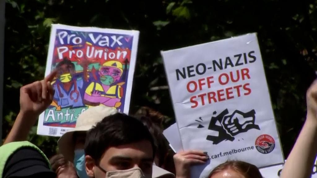 Covid-19 pandemic: massive pro and anti-vaccine rallies in Australia