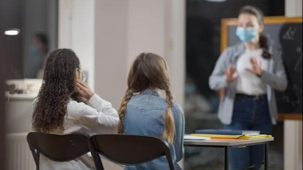 World Bank की सलाह- वैक्सीन के इंतजार में स्कूलों को बंद करना गलत, इससे पढ़ाई और हेल्थ दोनों को खतरा