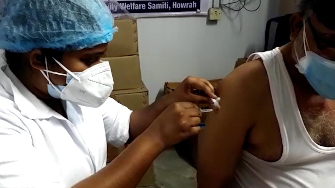 Booster Dose: কলকাতা সহ সারা রাজ্যে শুরু হল বুস্টার ডোজ দেওয়ার কাজ, মানুষকে সতর্ক থাকতে বললেন ফিরহাদ