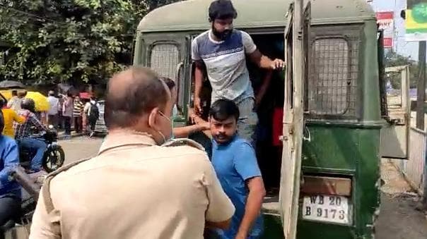 32 people arrested from Sonarpur: মাস্ক না পরায় গ্রেফতার ৩২, গোটা সোনারপুর জুড়ে ব্যাপক ধরপাকড় পুলিশের