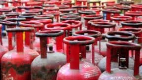 LPG Gas Cylinder के दाम स्थिर, कमर्शियल सिलेंडर 43.5 रुपये महंगा