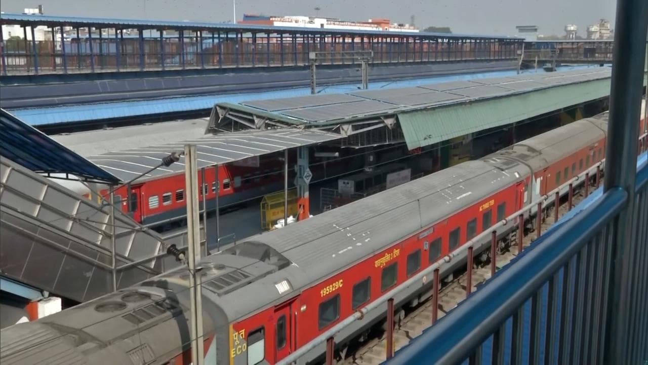 पटरी पर लौट रही Indian Railway, पैसेंजर रिज़र्वेशन सिस्टम रोजाना 6 घंटे रहेगा बंद, जानें वजह...