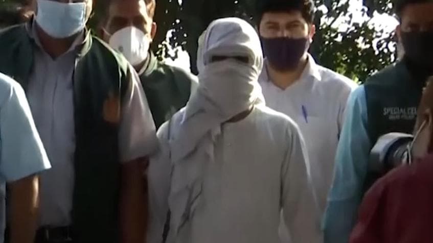 Terrorist Conspiracy: दिल्ली में संदिग्ध पाकिस्तानी आतंकी गिरफ्तार, 14 दिन की पुलिस कस्टडी में भेजा गया