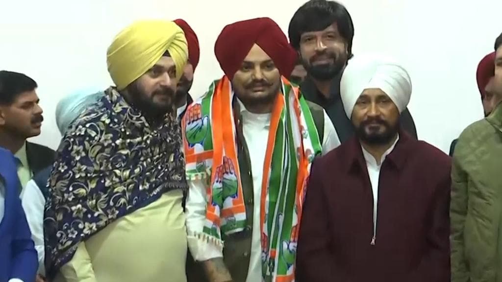 Punjab Election 2022: Popular singer Sidhu Moosewala joins Congress, will contest polls