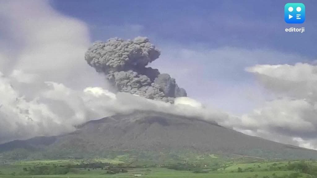Evacuations underway as Philippine volcano Kanlaon erupts