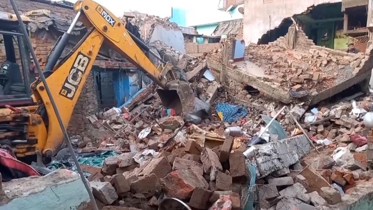 Bhagalpur Blast: বিহারের ভাগলপুরে বাজি কারখানায় বিস্ফোরণ, মৃত্যু কমপক্ষে ১০ জনের, আশঙ্কাজনক ৯