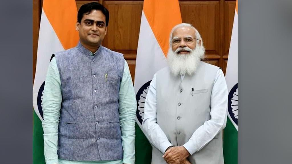 Shantanu Thakur: ফের ফাটল বাংলার গেরুয়া শিবিরে, দলের হোয়াটসঅ্যাপ গ্রুপ ছাড়লেন বিজেপি সাংসদ শান্তনু ঠাকুর