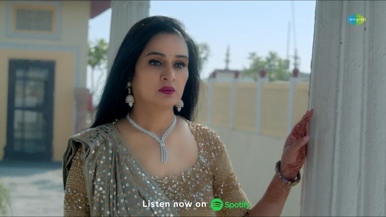 रिलीज हुआ Padmini Kolhapure का 'ये गलियां ये चौबारा' गाने का नया वर्जन, अपनी आवाज से जीता फैन्स का दिल 