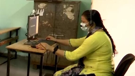 Covid: दिल्ली में सरकारी कर्मचारियों के लिए 'No vaccine, no office' का अल्टीमेटम