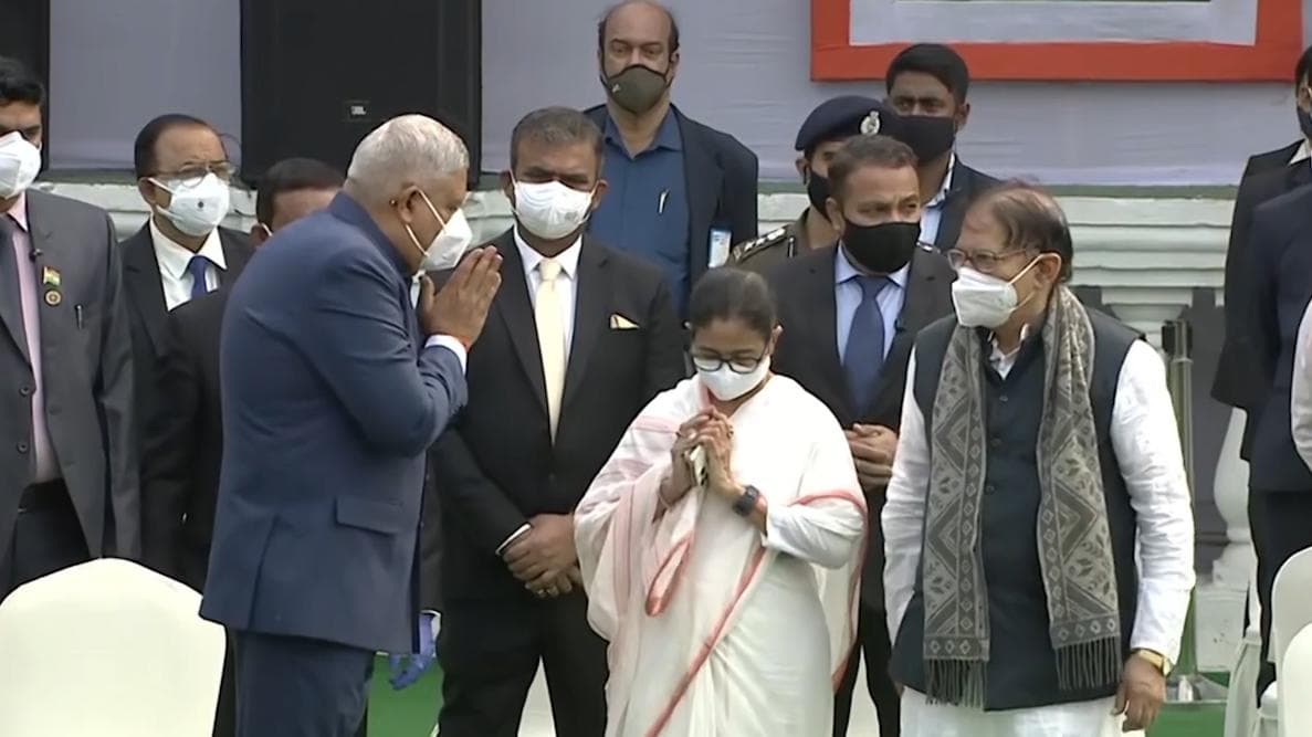 Republic Day 2022: প্রজাতন্ত্র দিবসে মুখোমুখি সাক্ষাৎ রাজ্যপাল ও মুখ্যমন্ত্রীর, হল না বাক্যালাপ