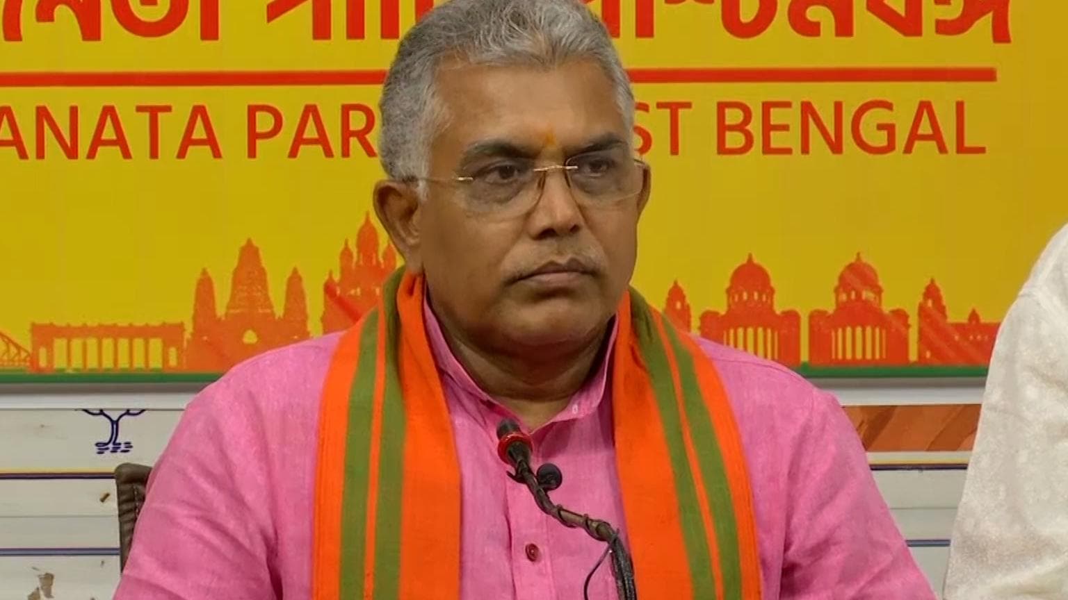 Dilip Ghosh: মৃতদেহ নিয়ে রাজনীতি করা শিখিয়েছেন মমতা,  ভবানীপুরে মন্তব্য দিলীপের