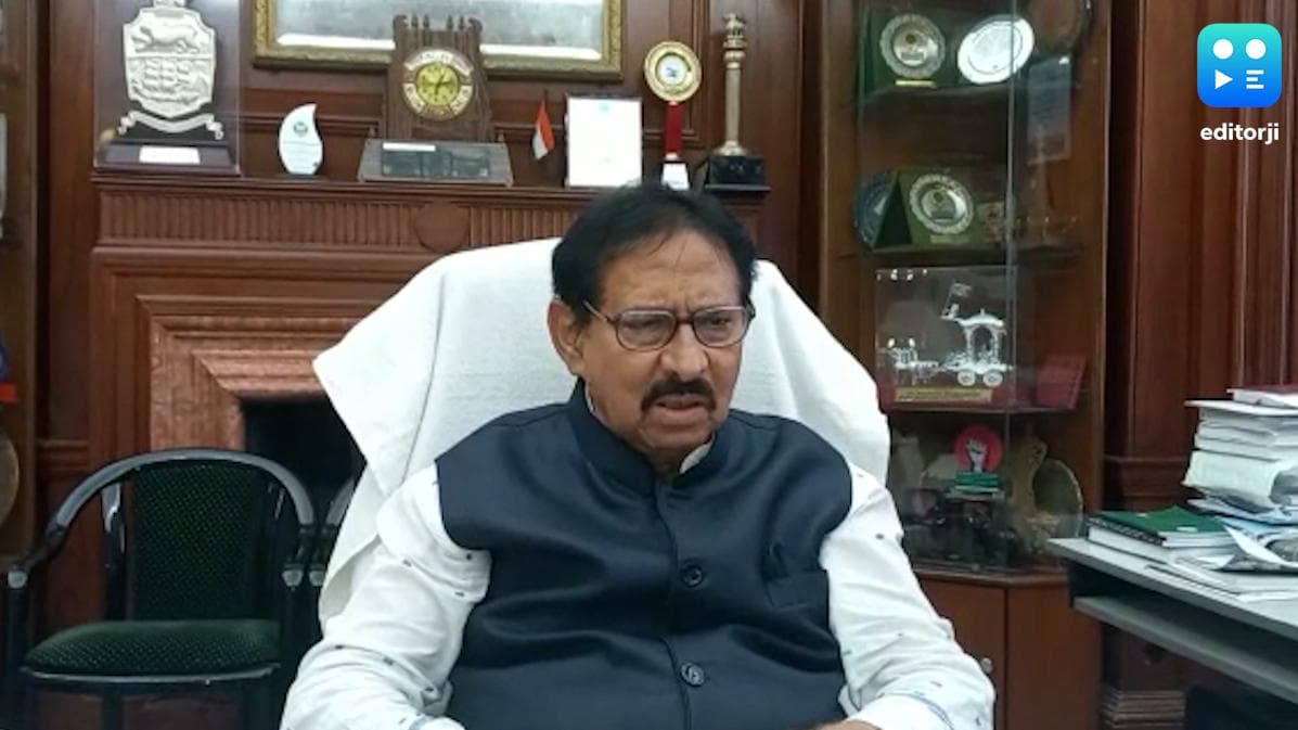 West Bengal Assembly:বিধানসভার ঘটনায় ক্ষুব্ধ মুখ্যমন্ত্রী, পাহাড় থেকে ফোন ফিরহাদকে, নিন্দায় স্পিকার