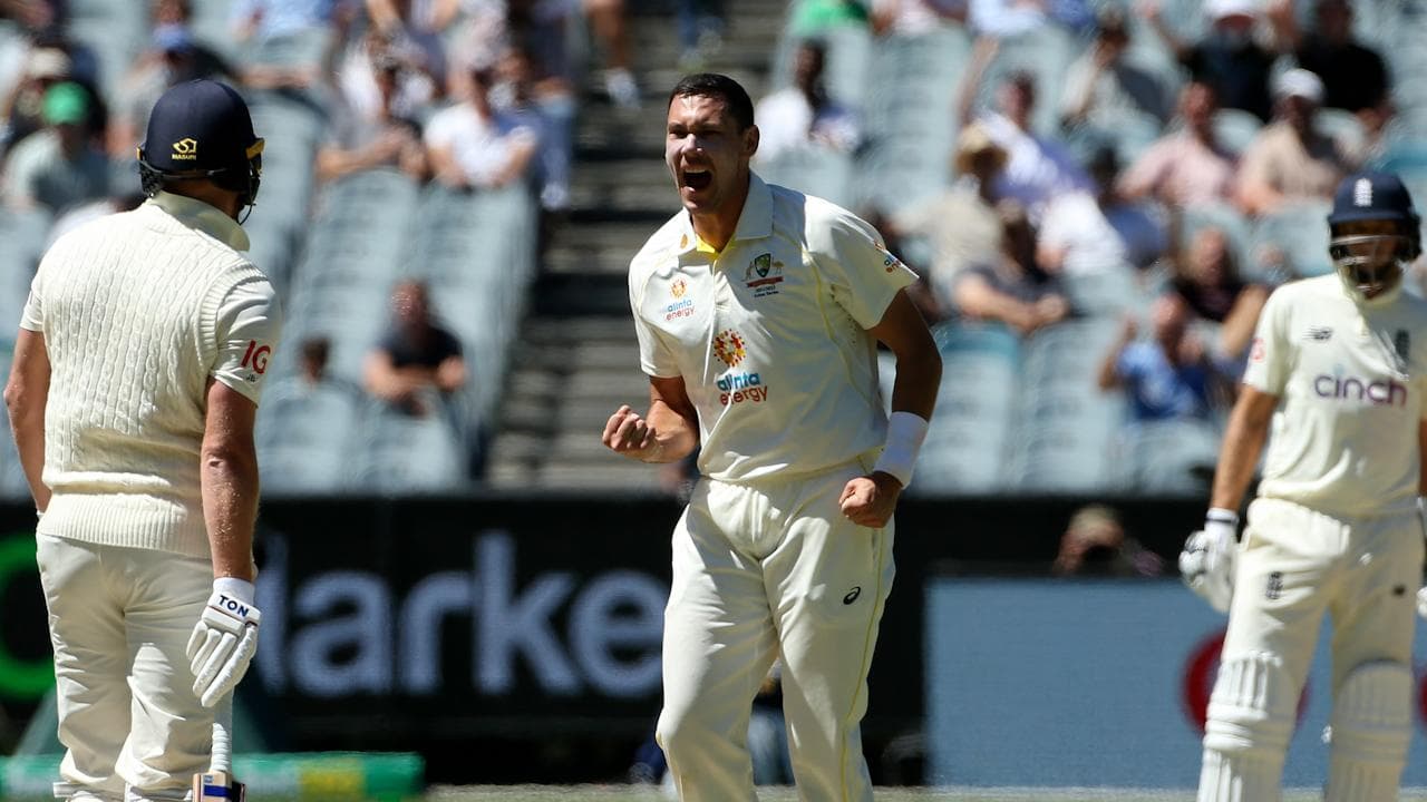 Aus Vs England : ৬৮ রানে শেষ ইংল্যান্ড, ইনিংস জিতে অ্যাসেজ ধরে রাখল অস্ট্রেলিয়া