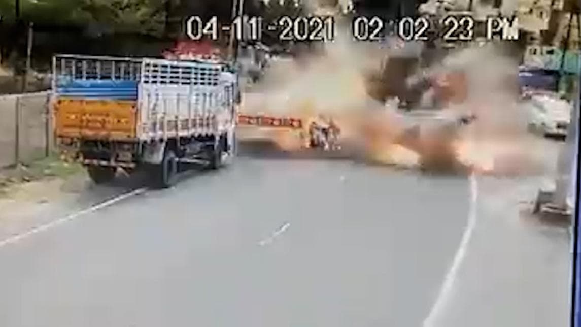 Crackers on scooter explode, father-son duo killed in Tamil Nadu