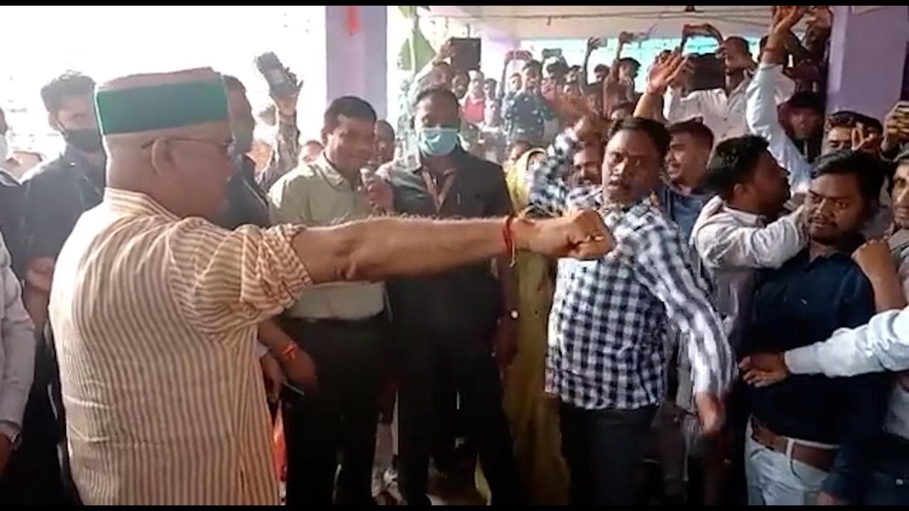  Chhattisgarh: मुख्यमंत्री भूपेश बघेल ने हाथों पर 8 बार सहे चाबुक के प्रहार...जानिए क्यों? 