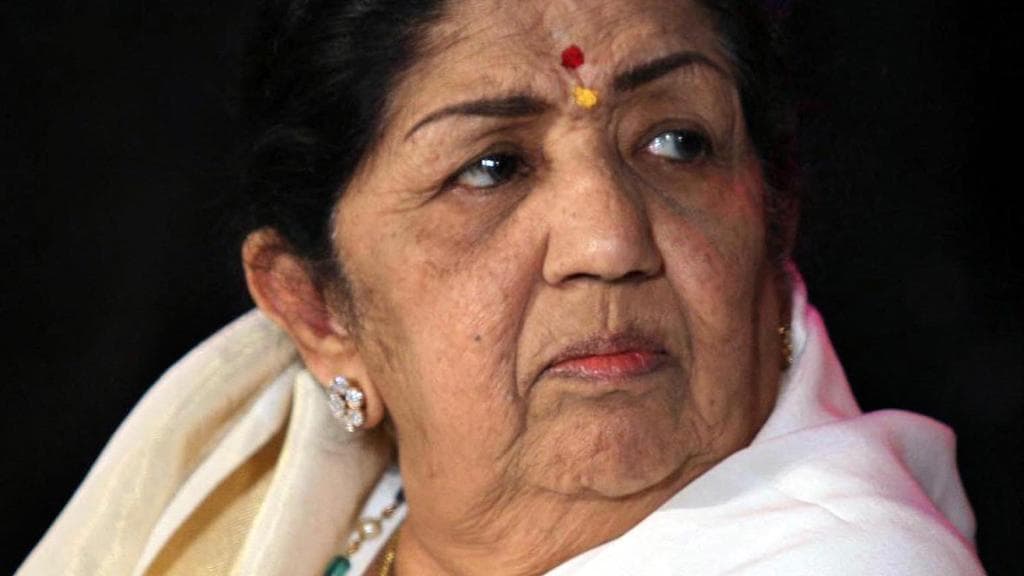 lata mangeshkar: আরও ১০ থেকে ১২ দিন 'কড়া পর্যবেক্ষণ'-এ রাখা হবে লতা মঙ্গেশকরকে, জানাল হাসপাতাল