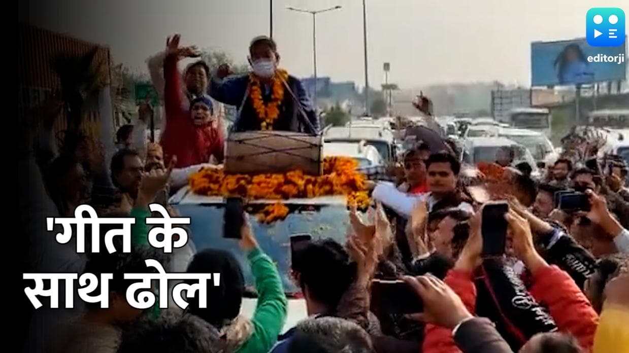 Uttarakhand Election: Harish Rawat ने खुद को बताया कप्तान, चुनाव जीतने के लिए गीत के साथ बजाया ढोल 