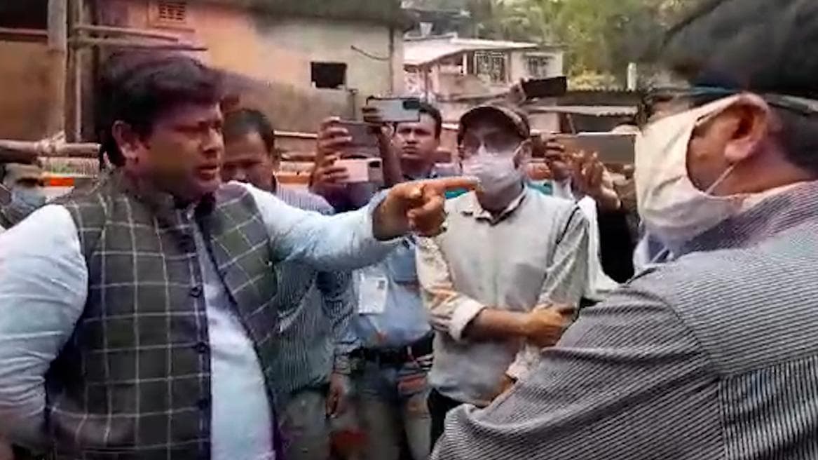 West Bengal Municipal Election: ভোটগ্রহণ কেন্দ্রে অবৈধ জমায়েত তৃণমূলের, অভিযোগ সাংসদ সুকান্ত মজুমদারের