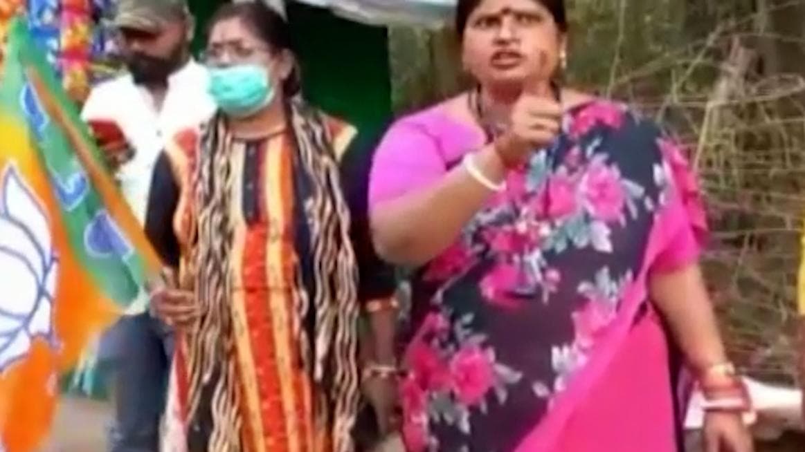 Municipal Election 2022 : বিজেপি প্রার্থীকে ভোট দিলে ঘরে ঘরে আগুন জ্বলবে, হুঁশিয়ারি খোদ বিজেপি নেত্রীর 