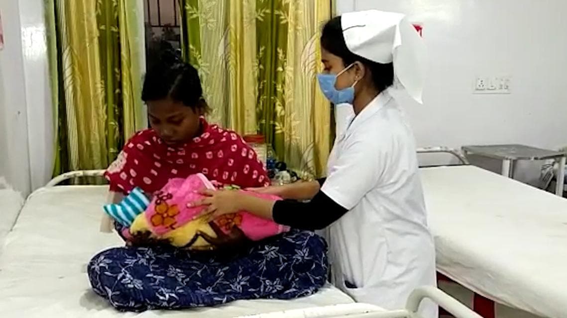 West Bengal News: কন্যাসন্তানের জন্ম দেওয়ার 'অপরাধে' স্ত্রীকে ফেলে চম্পট স্বামীর, ঠাঁই মিলল হোমে