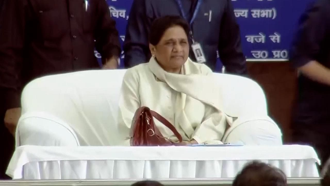 92 साल की उम्र में पूर्व CM Mayawati की मां का निधन, रविवार को दिल्ली में होगा अंतिम संस्कार