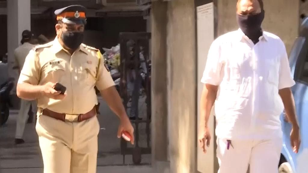 Dawood Ibrahim: দাউদের আর্থিক তছরুপের ঘটনায় মুম্বইতে জোর তল্লাশি ইডির, নজরে এক প্রভাবশালী রাজনীতিক 